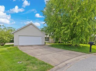 3216 Eastridge Dr, Belleville, IL 62221