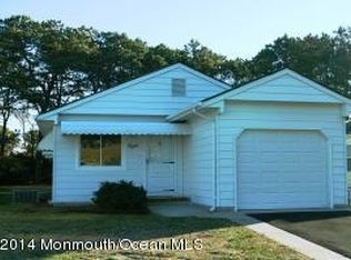 8 Tapola Rd, Toms River, NJ 08757