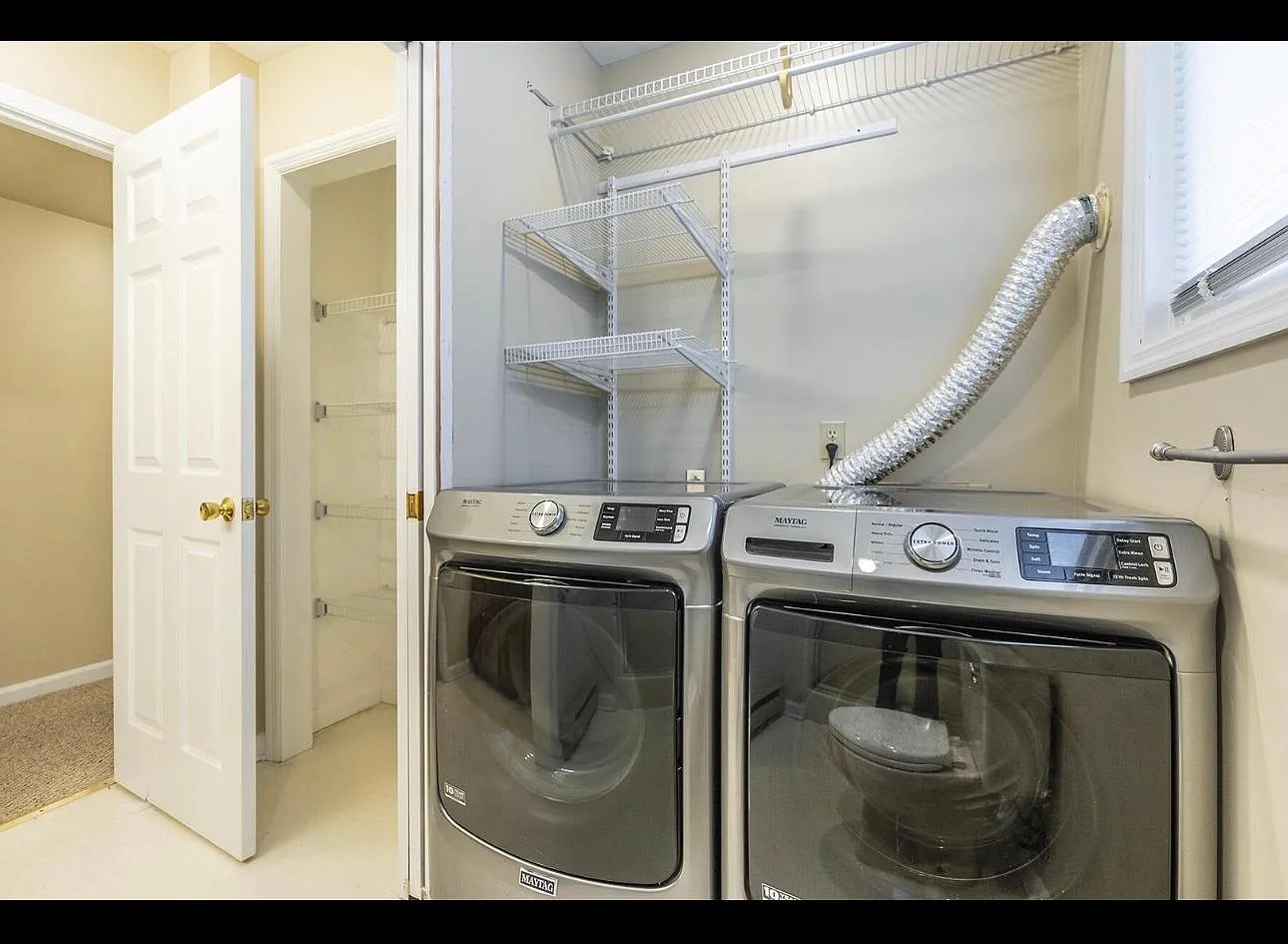 2 bed, 1.5 bath, 3000 sqft, $1,200 — Photo 4