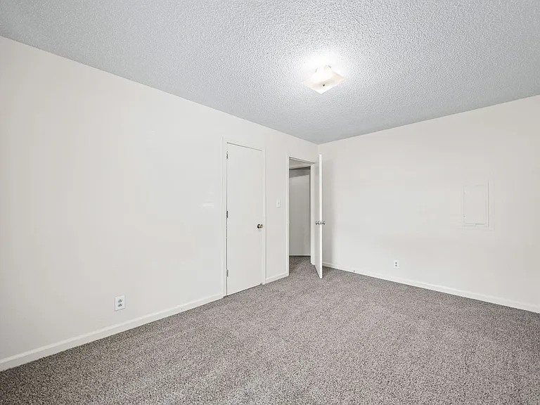 397 Elaine Dr — Photo 18