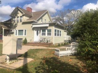 457 Main St APT E, Center Moriches, NY 11934