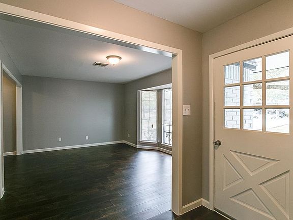 4th image of 2111 Monterrey St