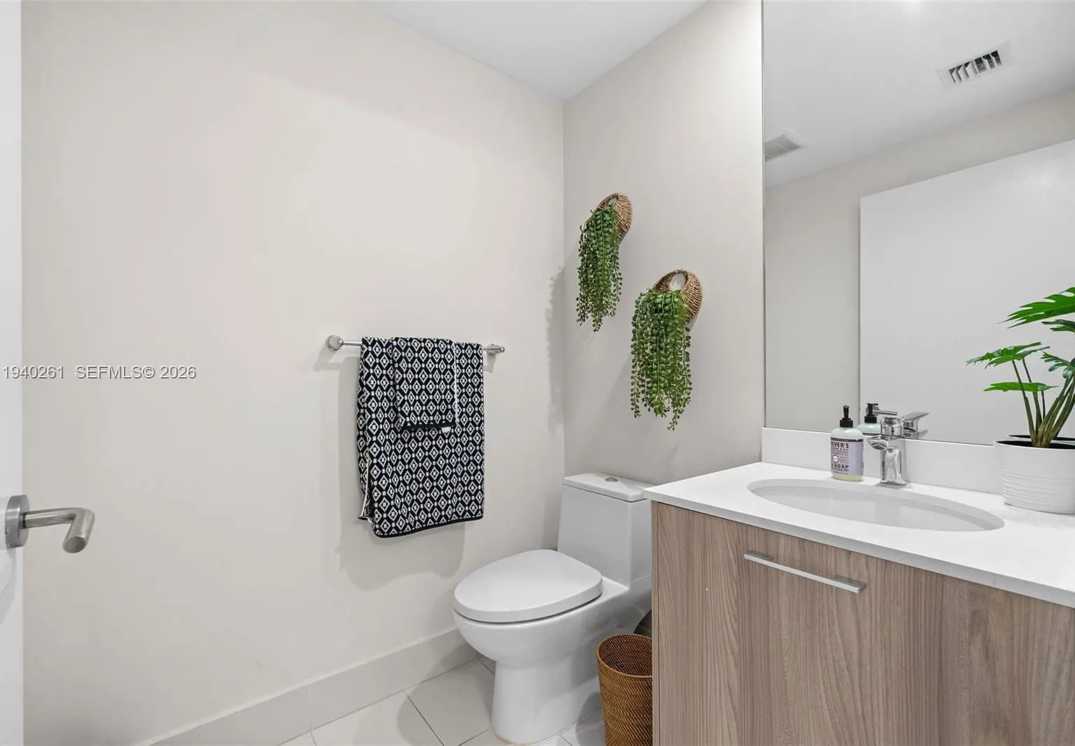 1 bed, 1.0 bath, 662 sqft, $4,000 — Photo 4