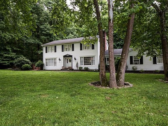 3rd image of 2970 Brookwood Dr