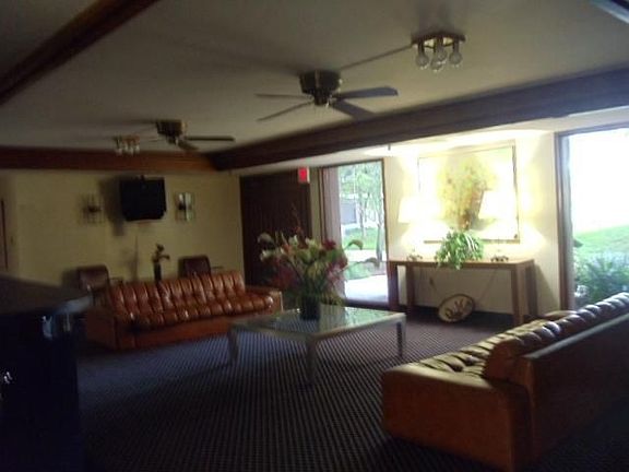 4th image of 665 NE 195th St APT 122