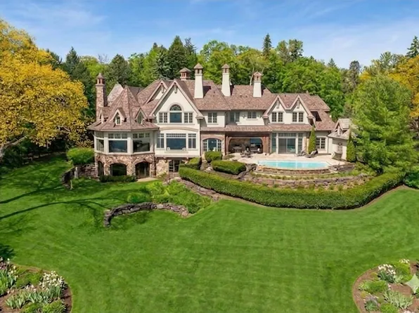 358 Ferndale Rd S, Wayzata, MN 55391