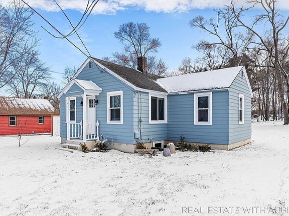 3rd image of 3451 Hubbard St