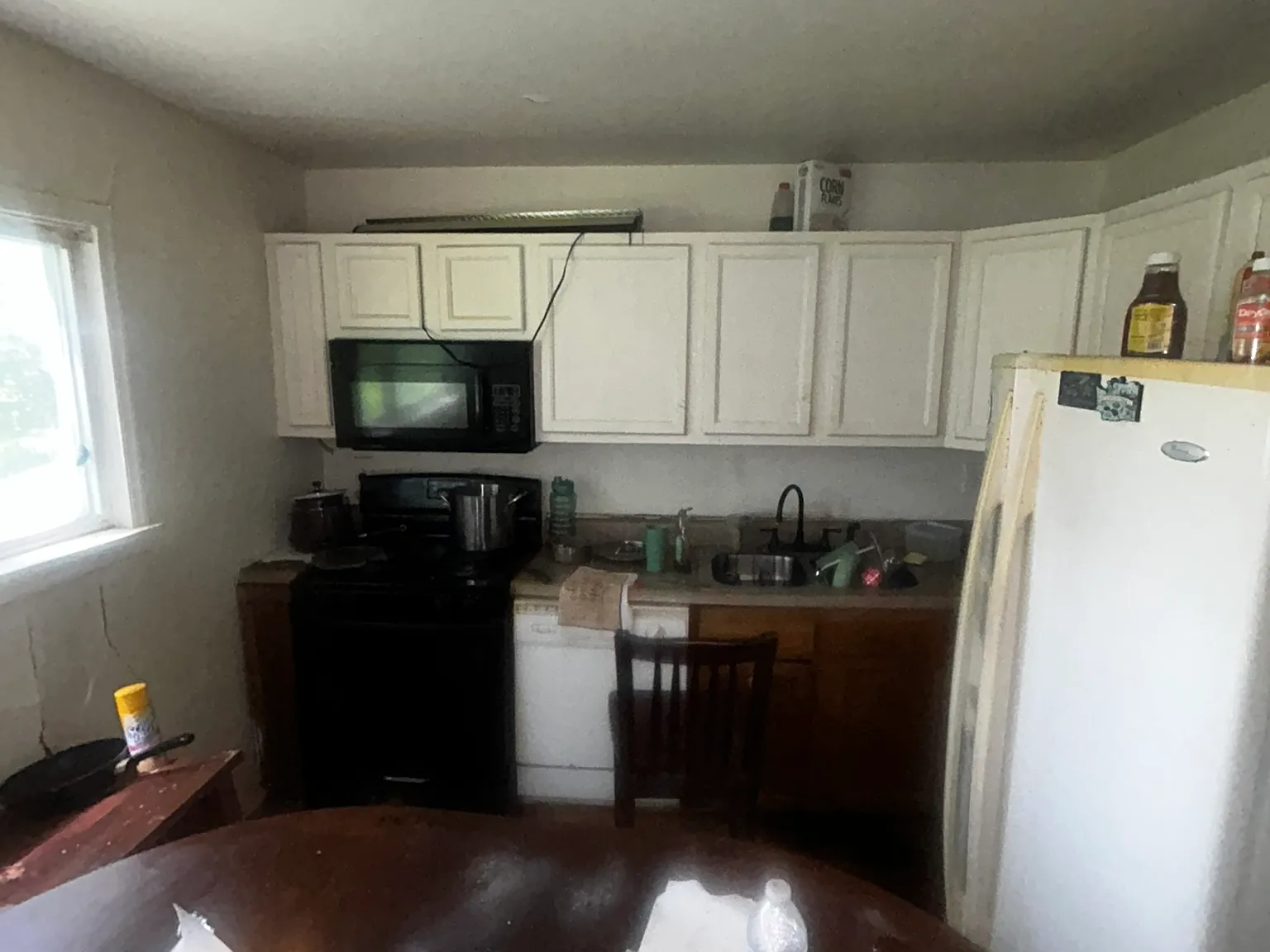 3 bed, 912 sqft, $800 — Photo 2