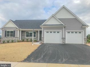 1709 Fountain Rock Dr, Dover, PA