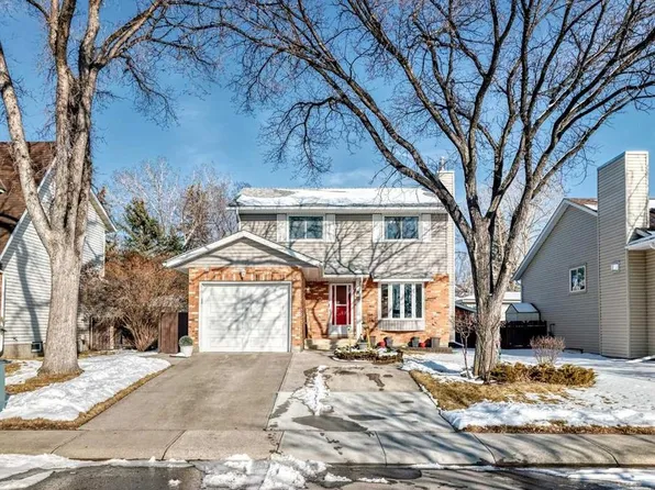 8 E Meadow Pl SE, Airdrie, AB T4A 1W4