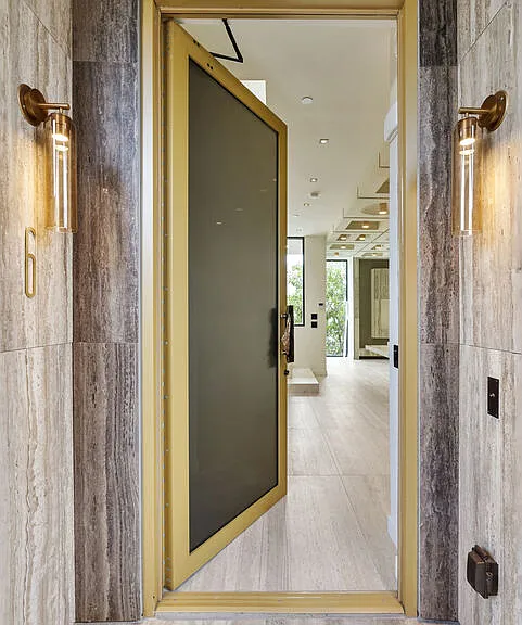 1021 N Ogden Dr #Penthouse 6 — Photo 4