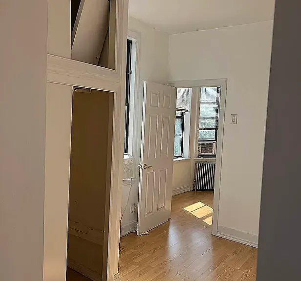 156 Calyer St #3R — Photo 2