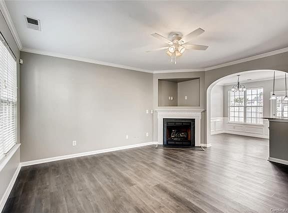 4th image of 8037 Lynwood Sq #Townhouse