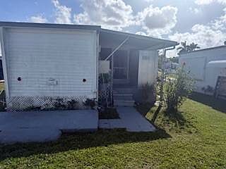 2nd image of 2424 Cheri Ln