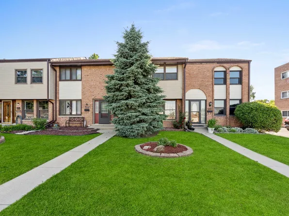 7628 S 88th Ave #15, Justice, IL 60458