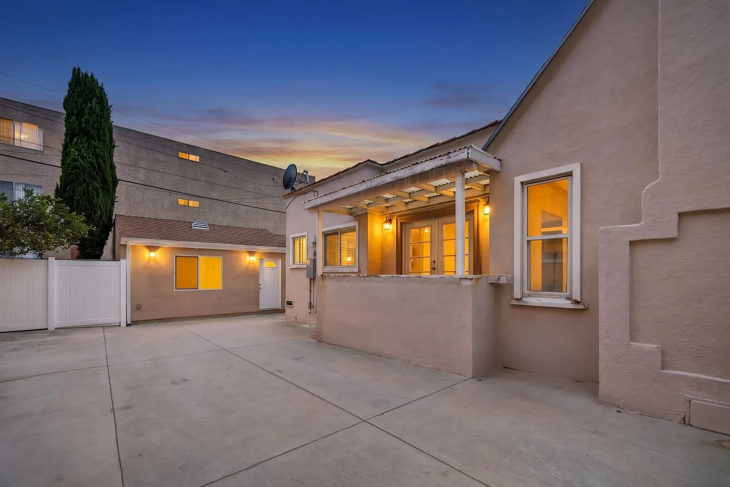 1 bed, 1000 sqft, $2,600 — Photo 3