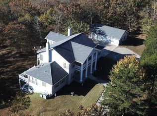 716 Golden Run Ln, Shell knob, MO 65747