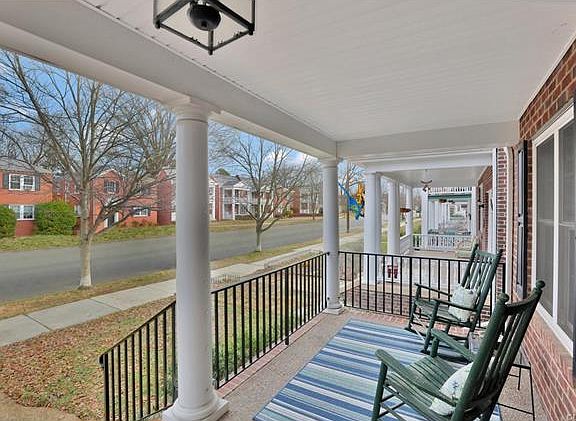 3rd image of 3417 1/2 Stuart Ave