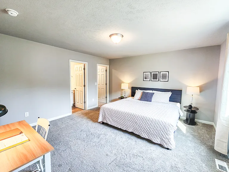 918 Forest St — Photo 18