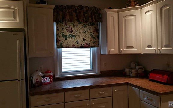 5th image of 73 Noel Dr