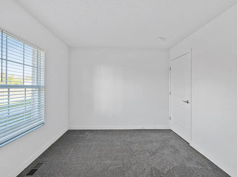 Apartments at Urbana — Photo 72