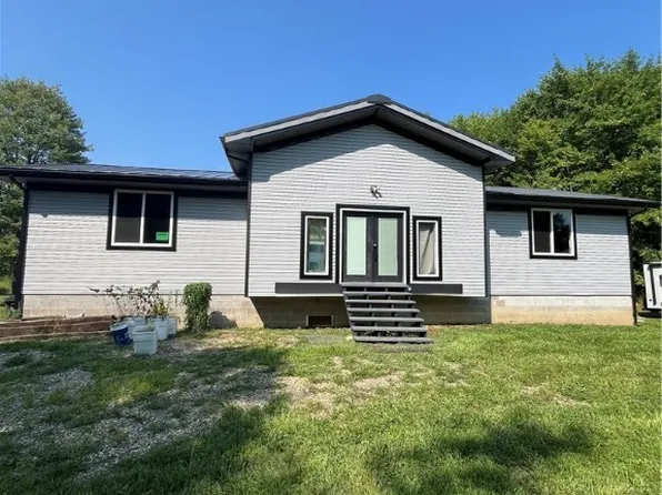 17806 Reynolds Rd, West Farmington, OH 44491