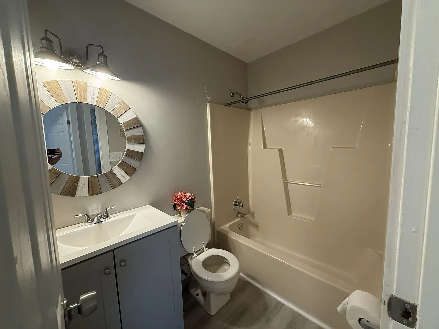 1012 Balview — Photo 4