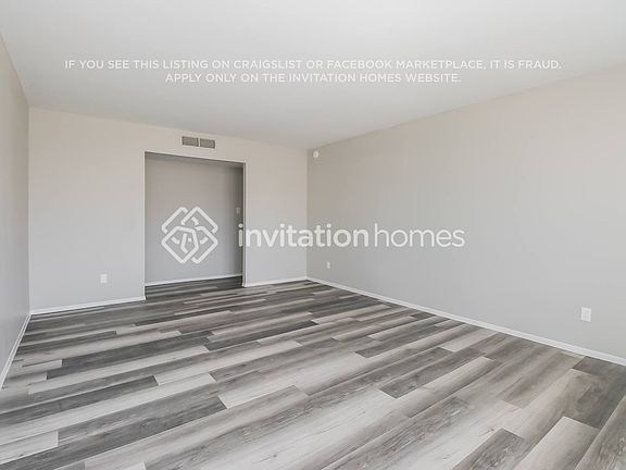 3rd image of 1242 E Bishop Dr