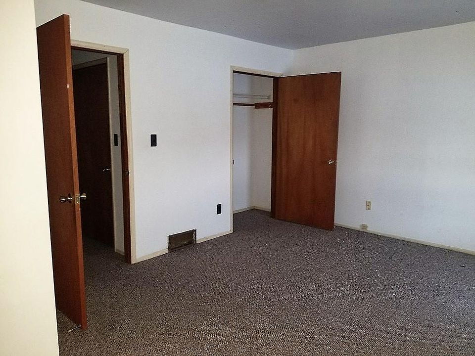 2nd image of 29 Front St Unit 29
