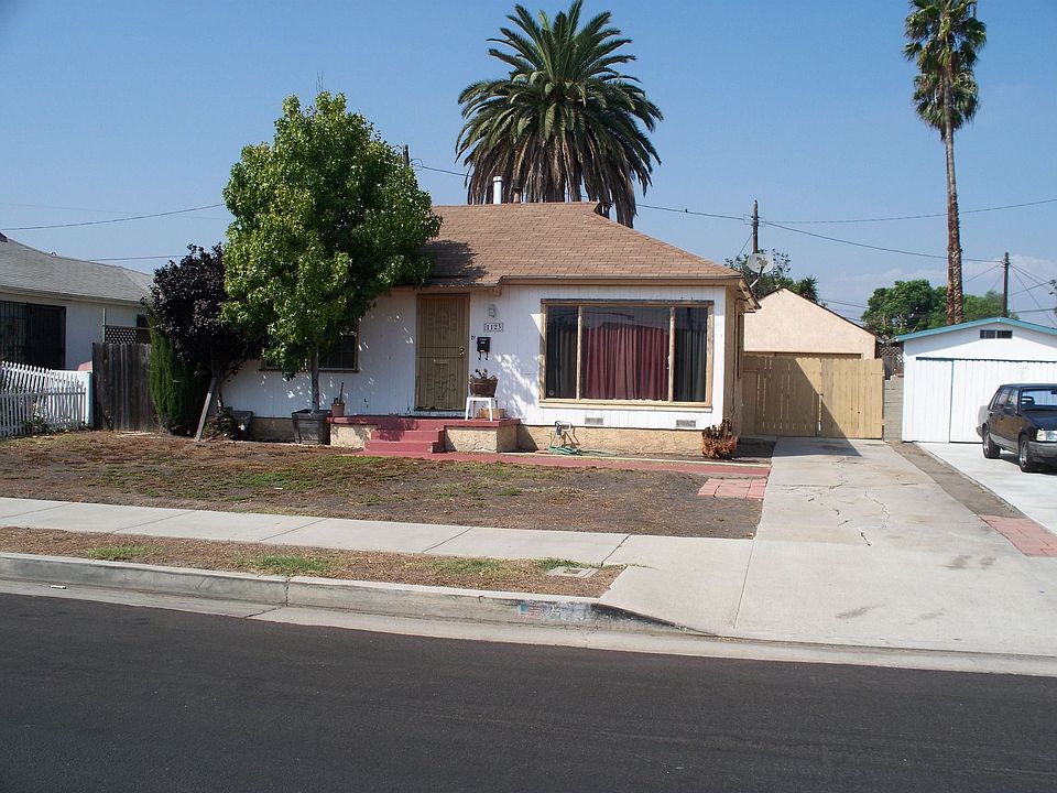 1st image of 1123 E 118th St