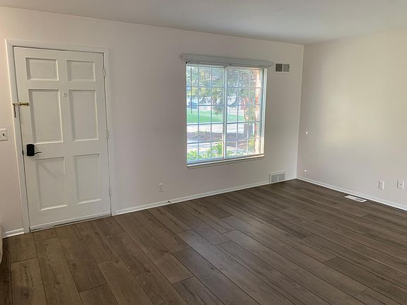 4th image of 207 Olympia Dr #207