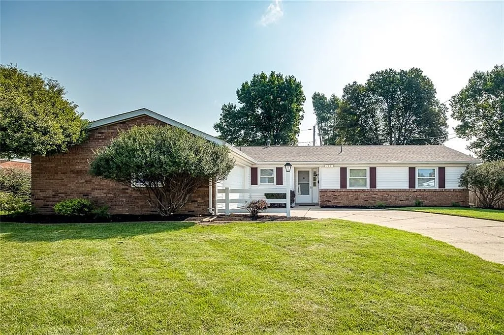 102 Villa Dr photo 1