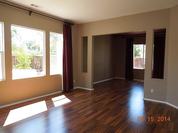 5th image of 31973 Honeysuckle Cir