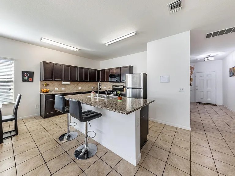 925 Woodduck Trl — Photo 40