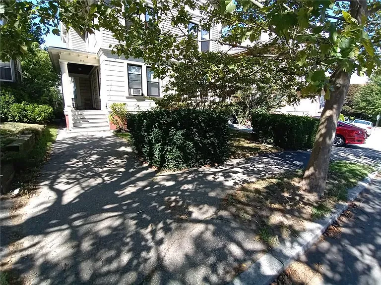 362 Lloyd Ave #2 — Photo 2