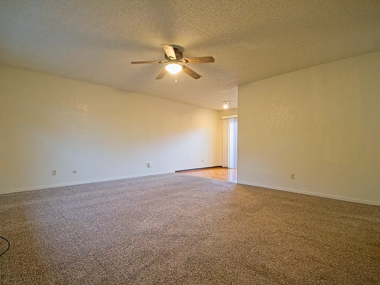 1600 E Long St #4 — Photo 5