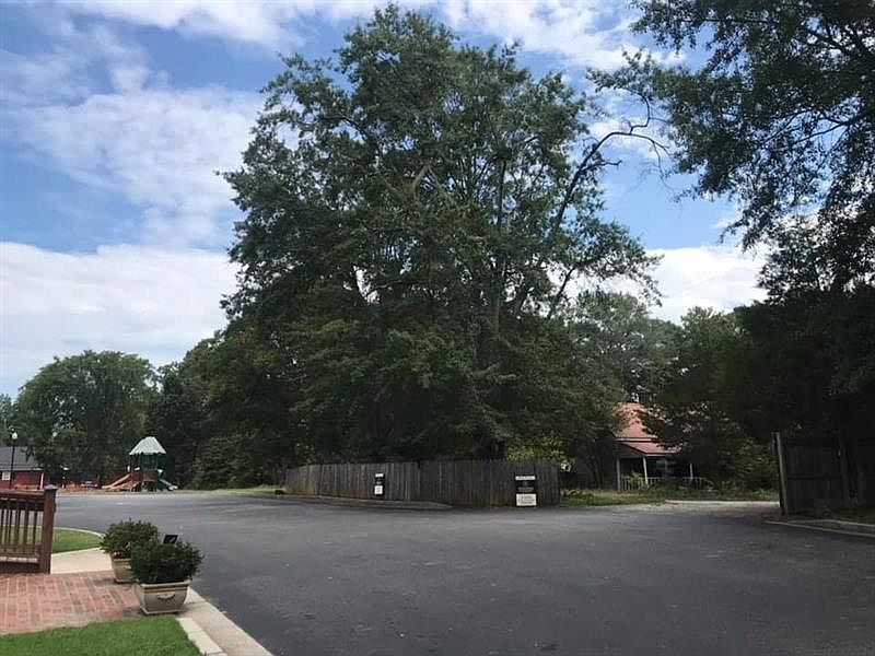 1st image of 44 Railroad Ave