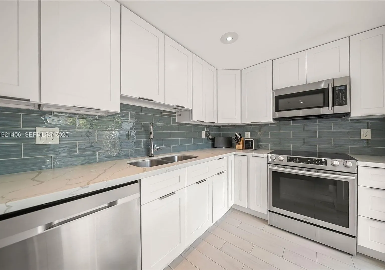 429 Poinciana Drive 1415, Sunny Isles Beach, FL 33160 — Photo 2