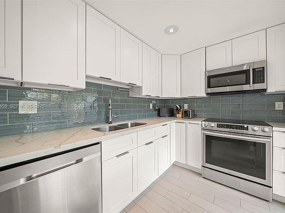 2nd image of 429 Poinciana Dr #1415