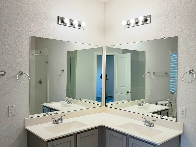 2075 Hartley Dr — Photo 22