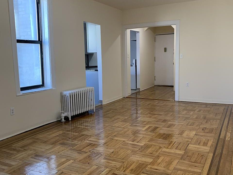 1st image of 3620 168th St #5