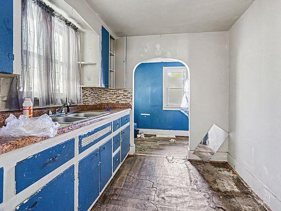 4th image of 809 Altgeld St