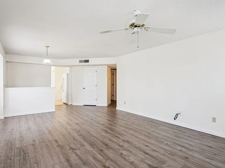 4807 Coachmans Dr #2408 — Photo 4