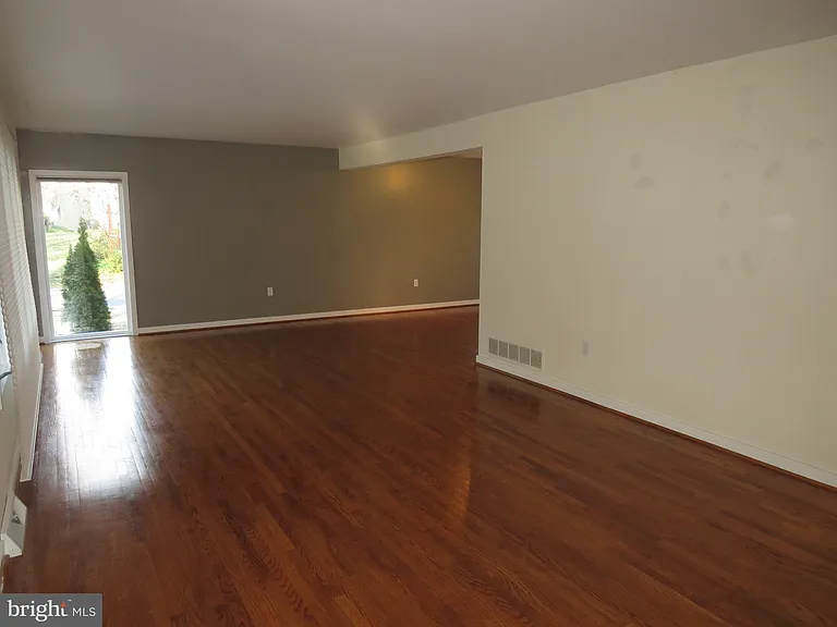 30 Kings Grant Rd — Photo 4