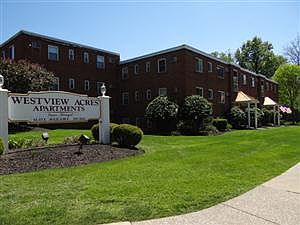 1st image of 5340 Knollwood Dr APT 3