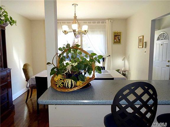 4th image of 215-35 23rd Ave #Townhouse 1