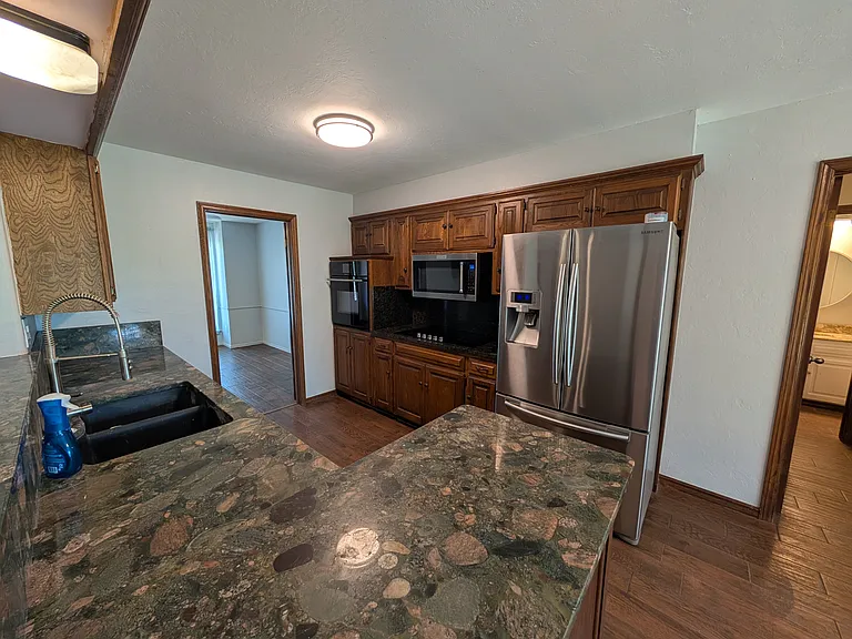 10133 Bromley Ct — Photo 11