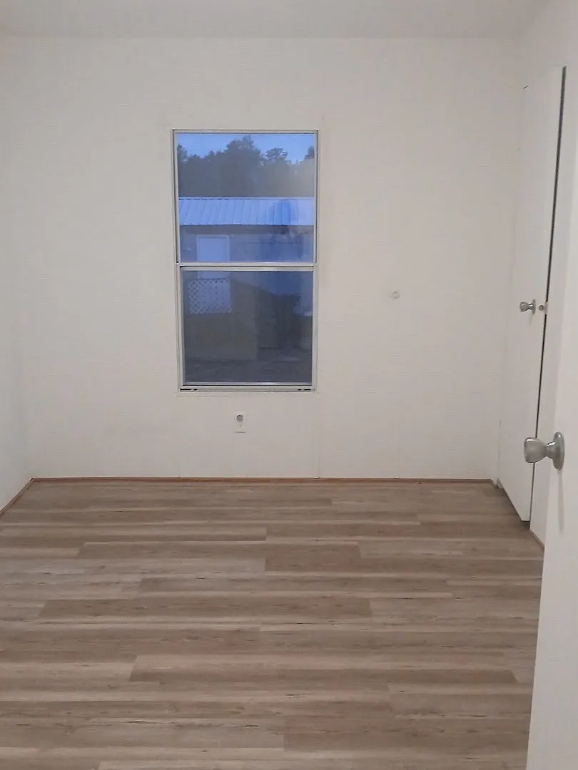 3 bed, 1280 sqft, $1,300 — Photo 3