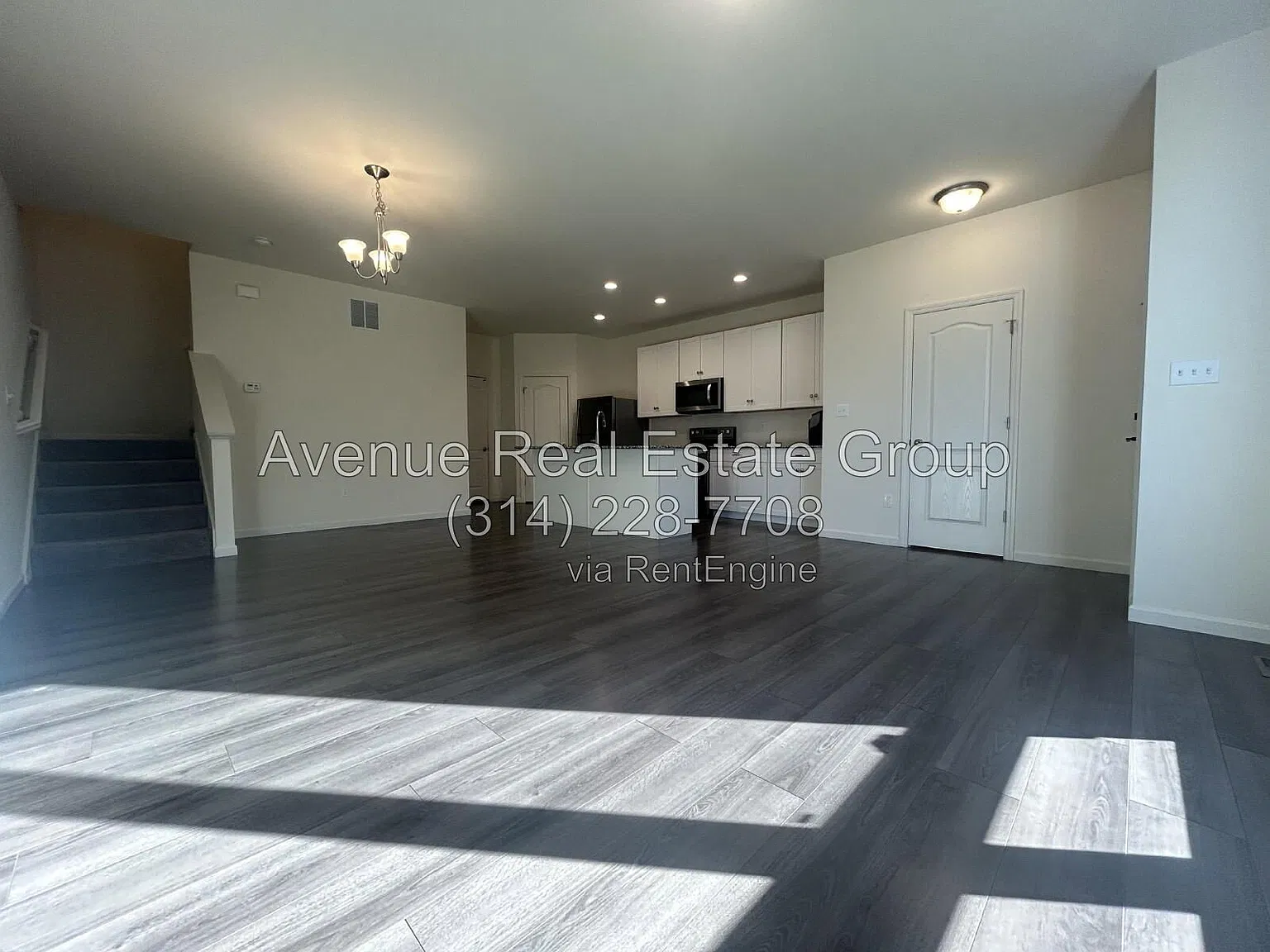 3 bed, 3.0 bath, $2,300 — Photo 2