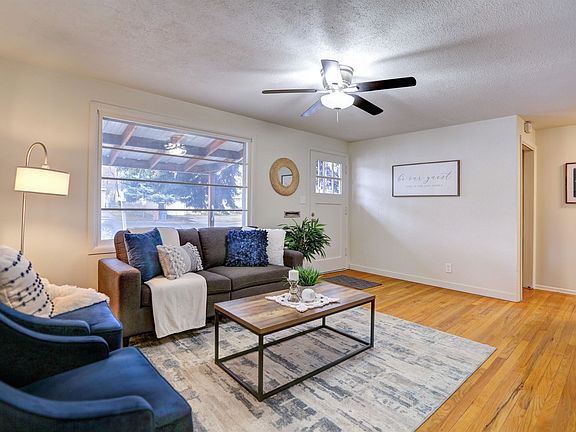 5th image of 2409 W Francis Ave
